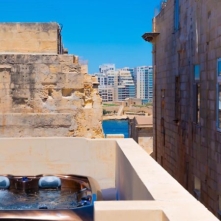 Exquisite 3-Bedroom Duplex Penthouse With Jacuzzi In Valletta Centre 외부 사진