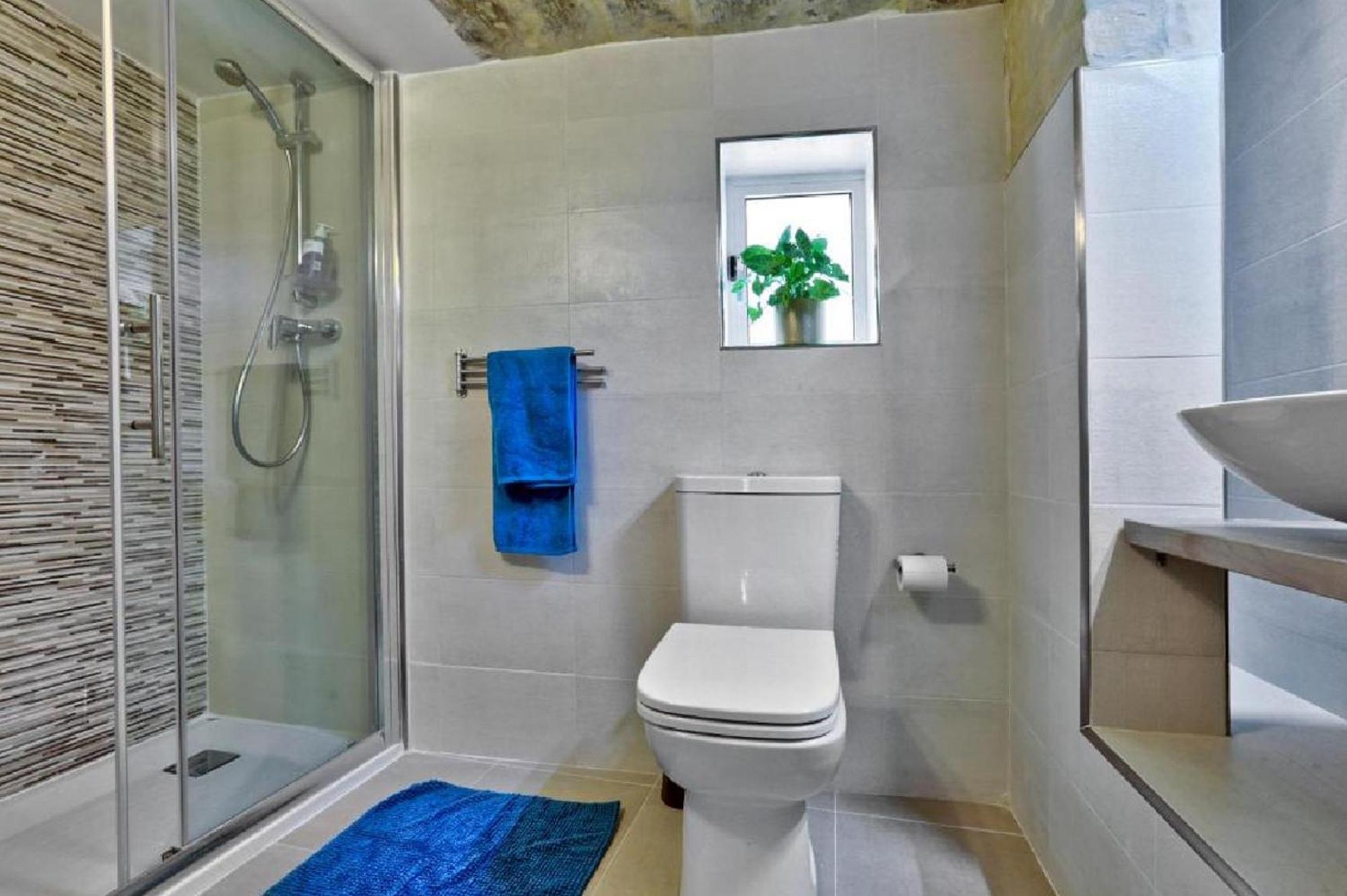 Exquisite 3-Bedroom Duplex Penthouse With Jacuzzi In Valletta Centre 외부 사진