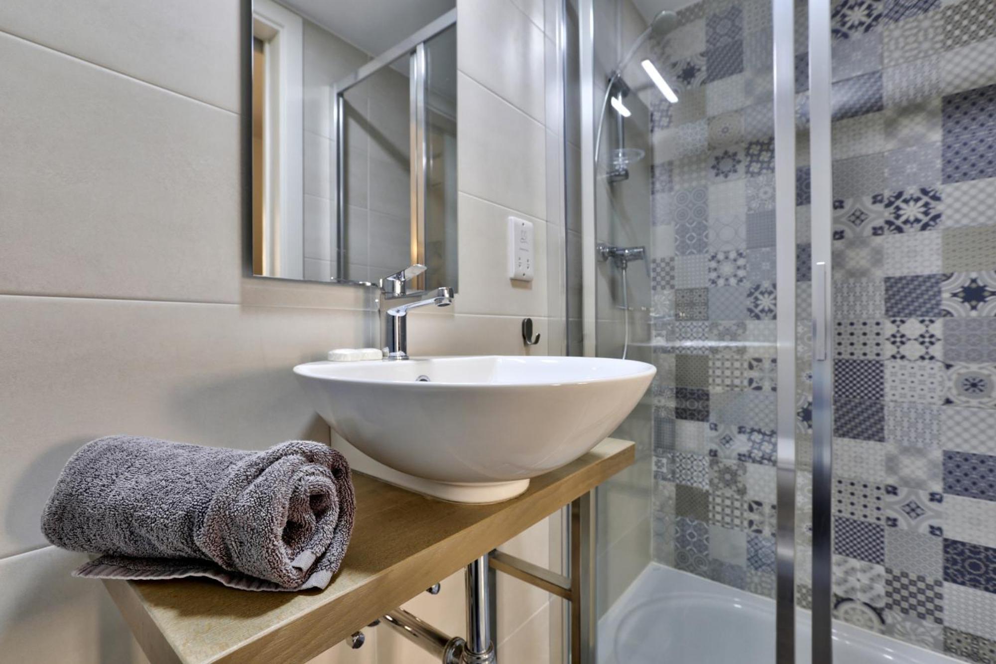 Exquisite 3-Bedroom Duplex Penthouse With Jacuzzi In Valletta Centre 외부 사진