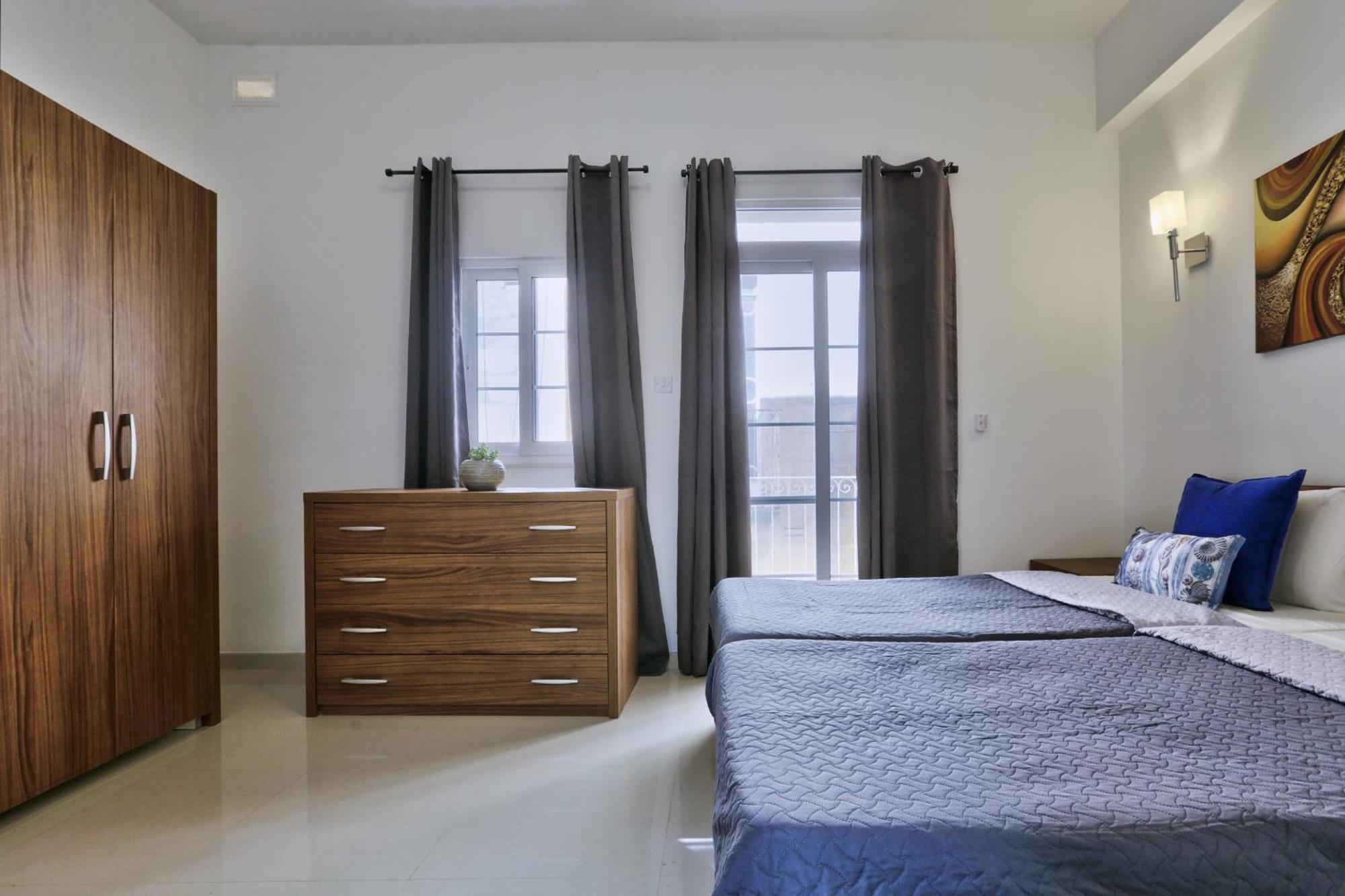 Exquisite 3-Bedroom Duplex Penthouse With Jacuzzi In Valletta Centre 외부 사진