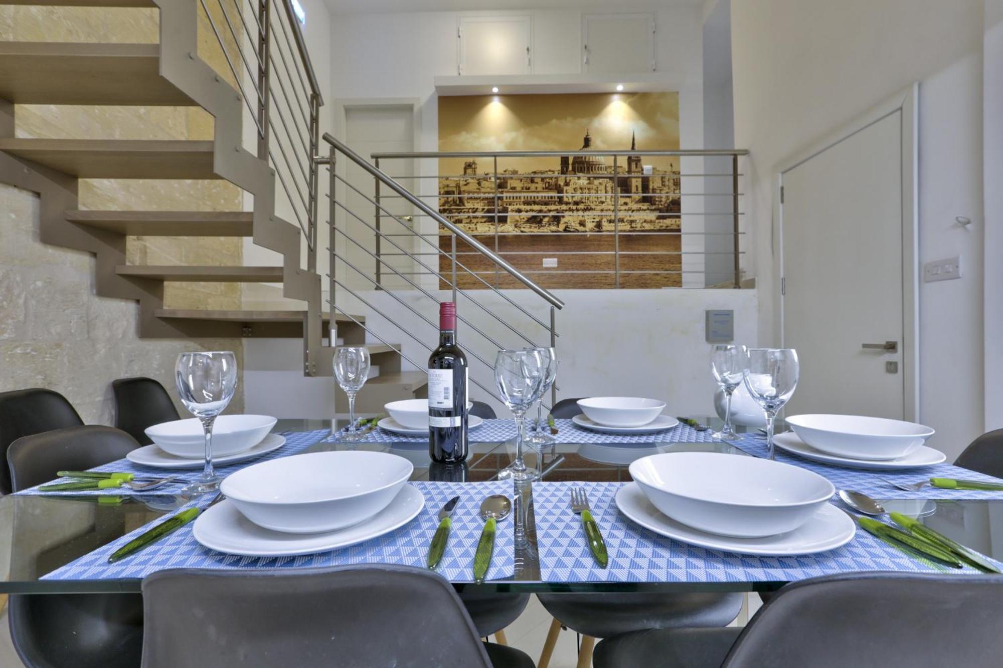 Exquisite 3-Bedroom Duplex Penthouse With Jacuzzi In Valletta Centre 외부 사진