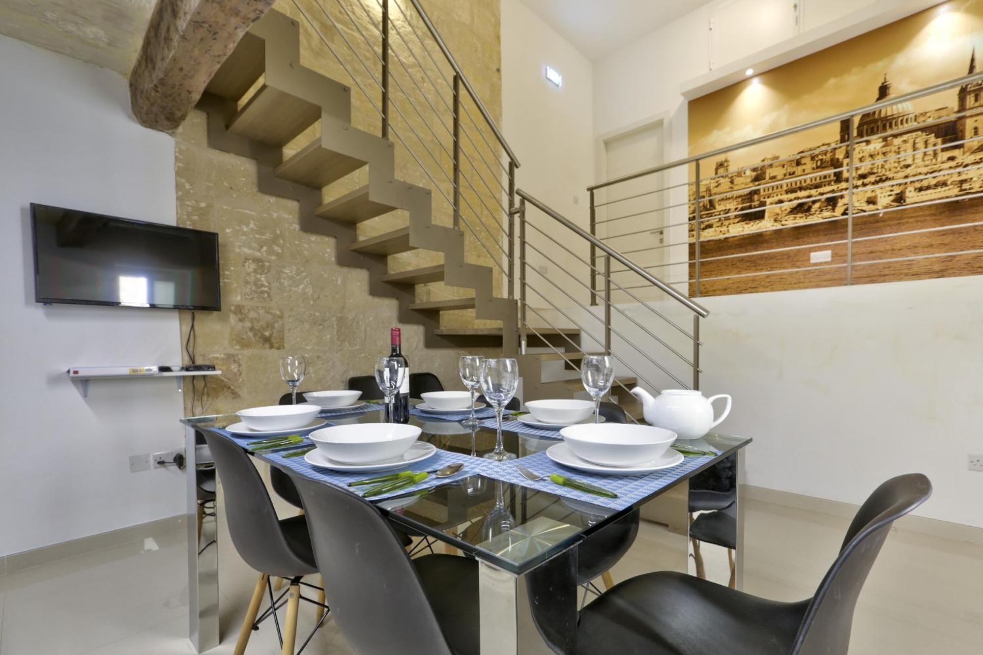 Exquisite 3-Bedroom Duplex Penthouse With Jacuzzi In Valletta Centre 외부 사진
