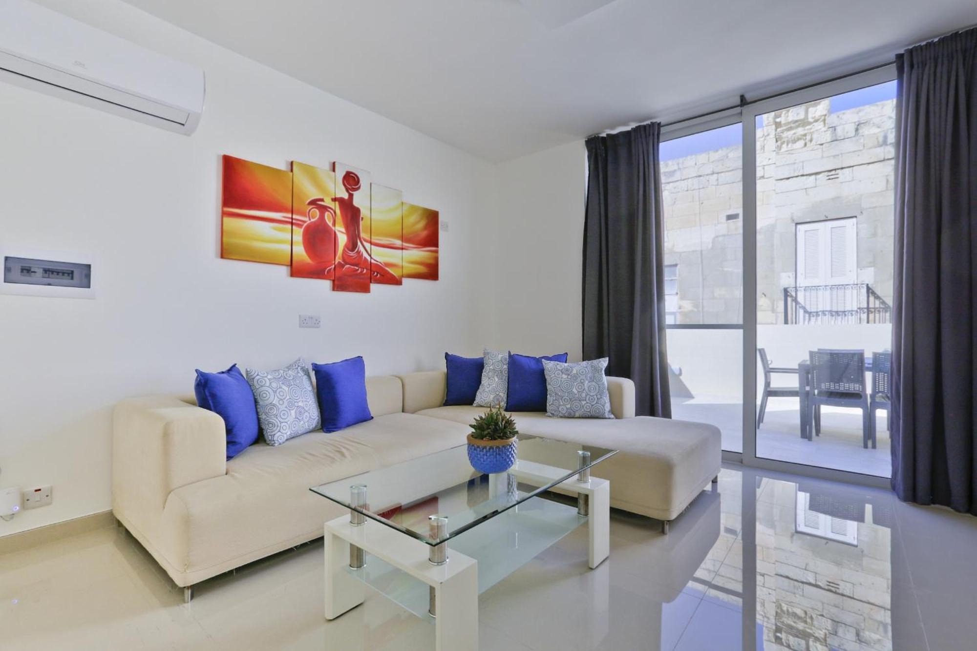Exquisite 3-Bedroom Duplex Penthouse With Jacuzzi In Valletta Centre 외부 사진