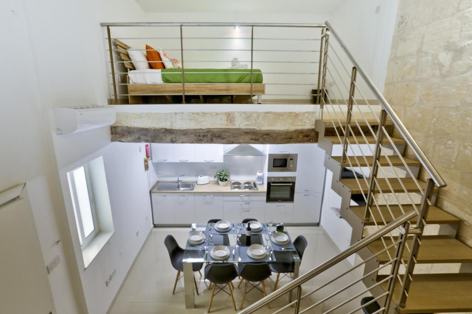 Exquisite 3-Bedroom Duplex Penthouse With Jacuzzi In Valletta Centre 외부 사진